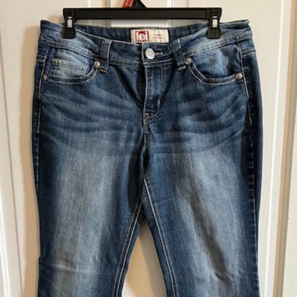 Lei Sophia Hipster Flare jeans, Size 9